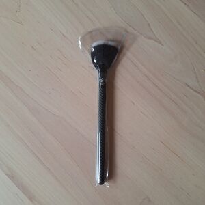 Moda Pro Highlight Fan Makeup Brush